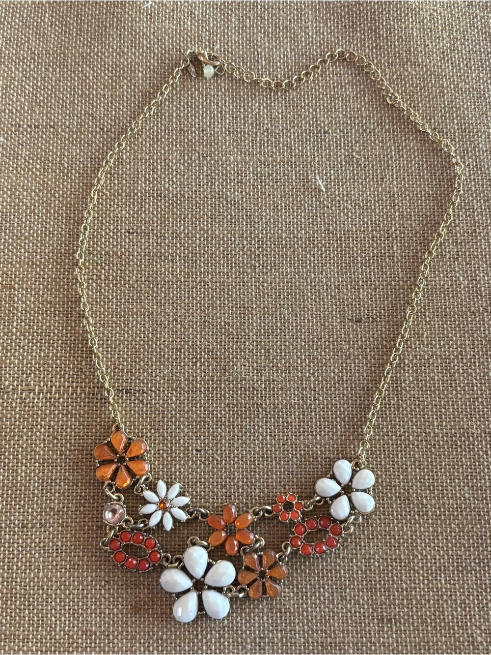 Avon NWT Orange & White Flower Bib Style Gold Tone Statement Necklace. 19" BOHO